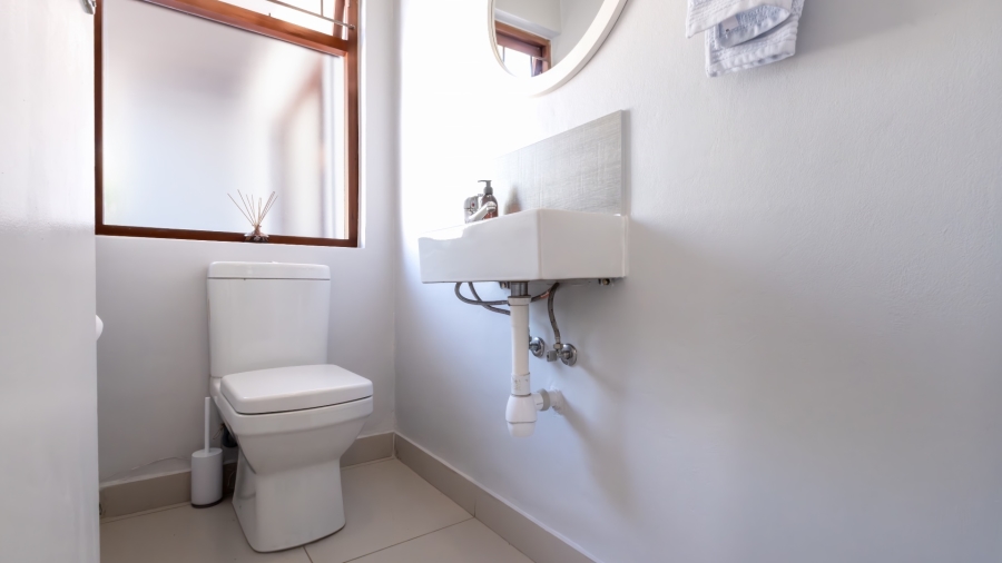 4 Bedroom Property for Sale in Heatherlands Western Cape